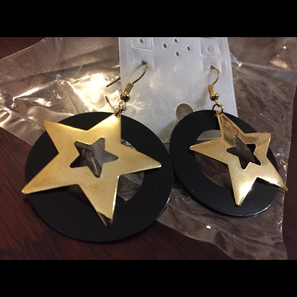 2/$20 NEW Vincci star earrings, made in Korea